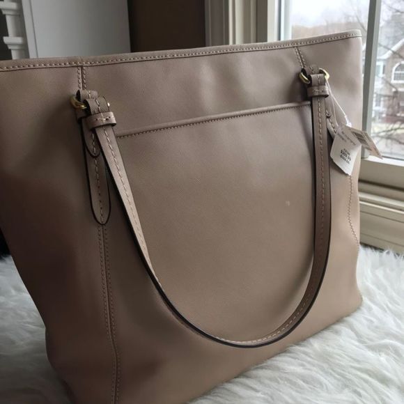 NWT COACH PEYTON LEATHER ZIP TOP TOTE - Picture 2 of 4